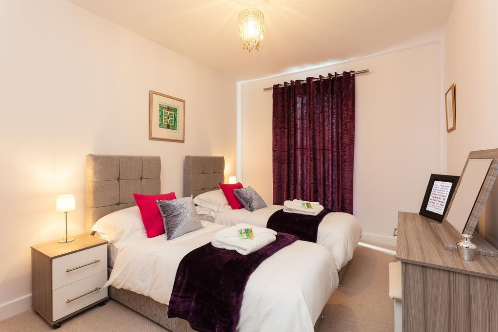 Self-Contained Town Centre One Bedroom Apartments By Helmswood Serviced Apartments Redhill  Exterior foto